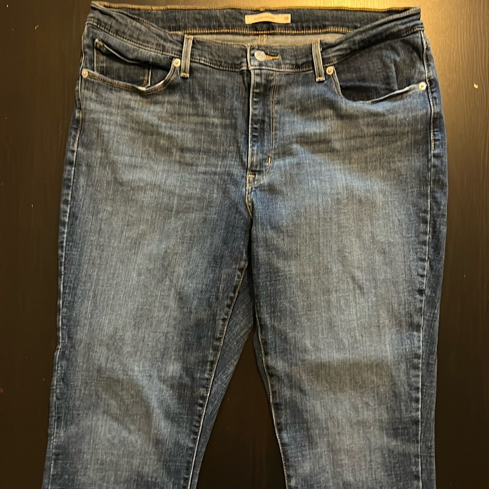 Women’s Levi’s Classic Straight SZ 18